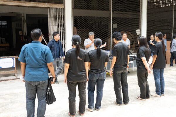 ช่างไม้ (1) ช่างไม้ (1)