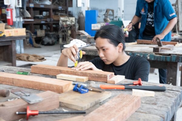 ช่างไม้ (11) ช่างไม้ (11)