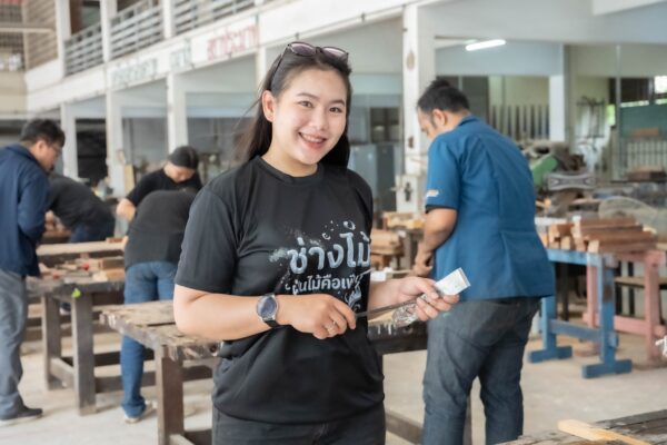 ช่างไม้ (3) ช่างไม้ (3)