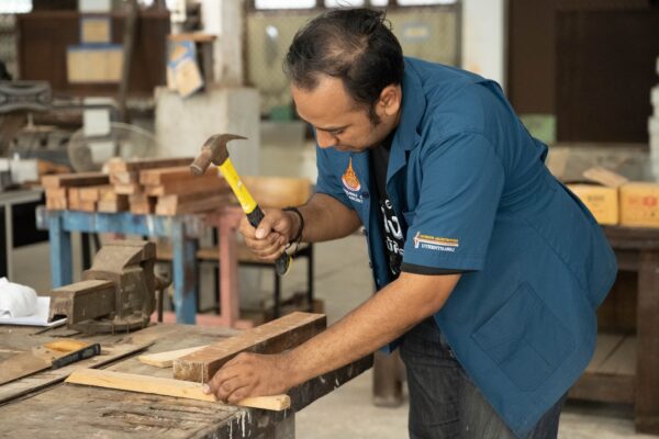 ช่างไม้ (8) ช่างไม้ (8)