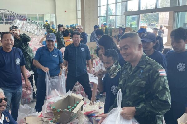 อาสาน้ำท่วมหาดใหญ่ (7)