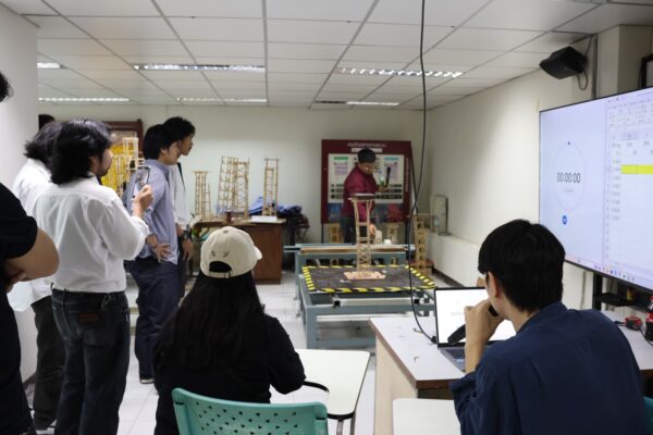 แผ่นดินไหว (7) แผ่นดินไหว (7)