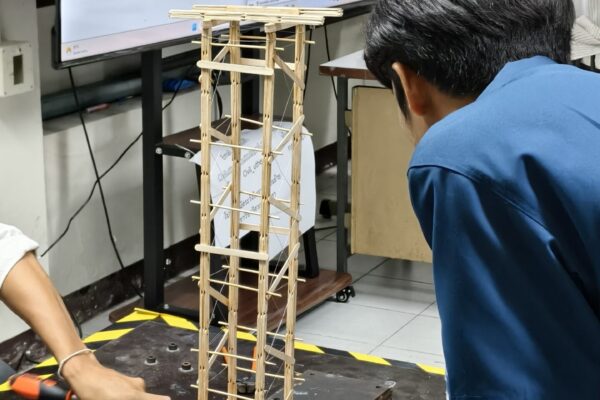 แผ่นดินไหว (9) filter: 0; fileterIntensity: 0.000000; filterMask: 0; captureOrientation: 90;
niceRunStatus: 1002; hdrForward: 4; shaking: 0.000000; highlight: 1; algolist: 0;
multi-frame: 1;
brp_mask: 0;
brp_del_th: 0.0000,0.0000;
brp_del_sen: 0.0000,0.0000;
delta:1;
bokeh:1;
ispap:1;
papproctime: 2026:02:22 10:21:23;
module: photo;hw-remosaic: false;touch: (-1.0, -1.0);sceneMode: 13107200;cct_value: 0;AI_Scene: (200, 0);aec_lux: 277.0;aec_lux_index: 0;albedo: ;confidence: ;motionLevel: -1;weatherinfo: weather:ท้องฟ้าแจ่มใสเป็นส่วนใหญ่, icon:0, weatherInfo:100;temperature: 38;zeissColor: bright;