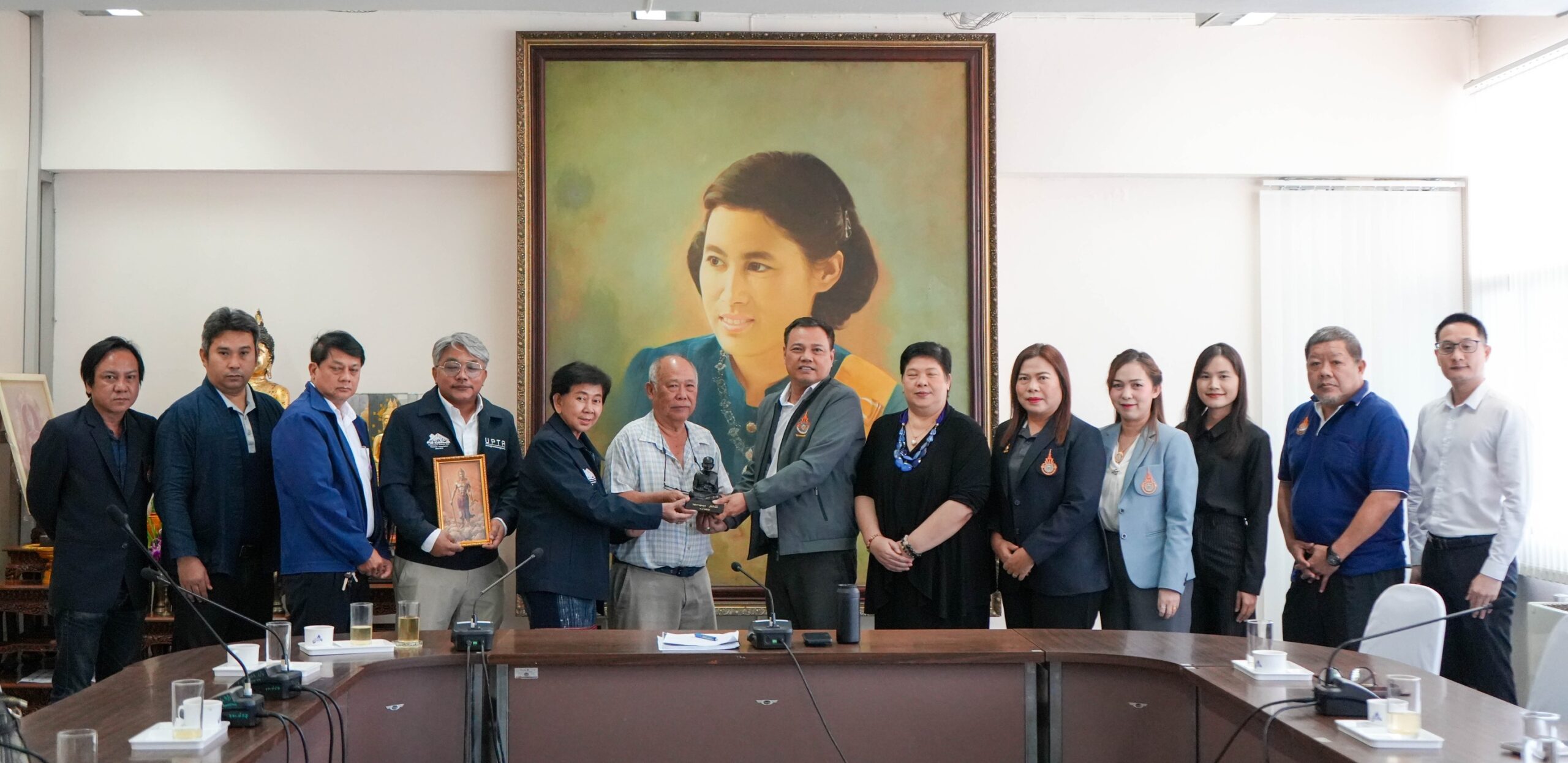 คณบดีและคณะผู้บริหารประชุมร่วมกับสมาคมผู้ปกครองและครู เพื่อหารือแนวทางความร่วมมือในการพัฒนาคณะอย่างยั่งยืน