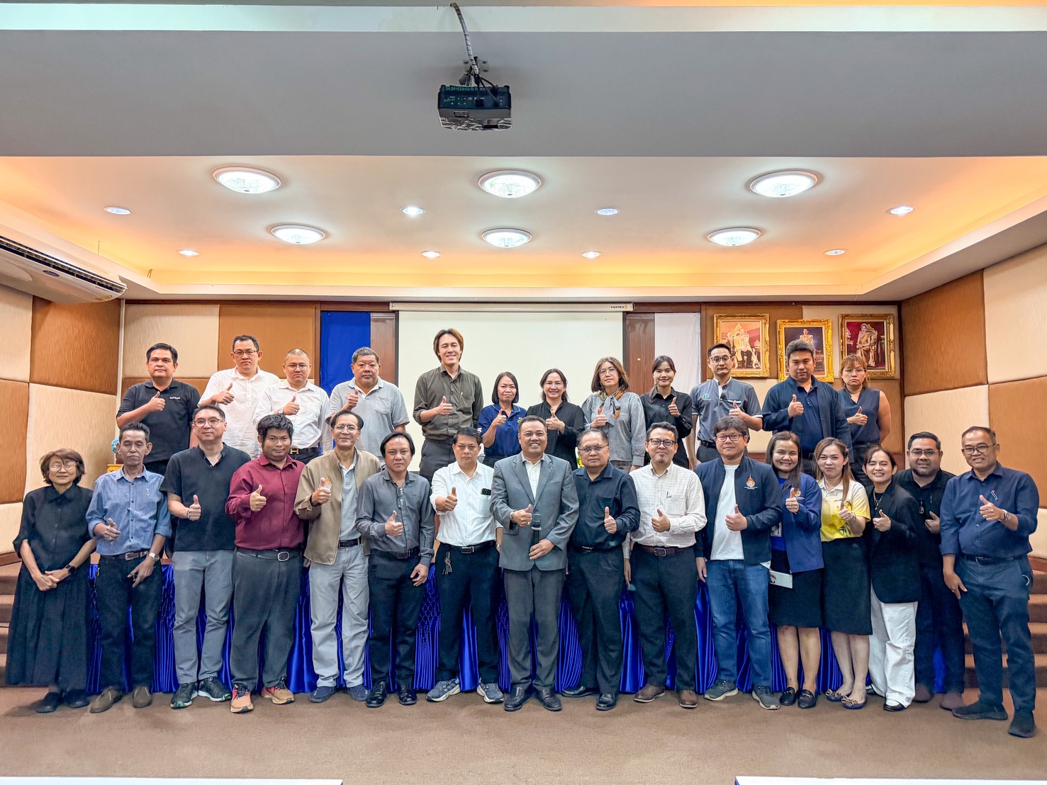 ประชุมเพื่อรับนโยบายการดำเนินงานของคณบดี พร้อมติดตามความก้าวหน้าผลการดำเนินงานหัวหน้างานครบรอบ 1 เดือน