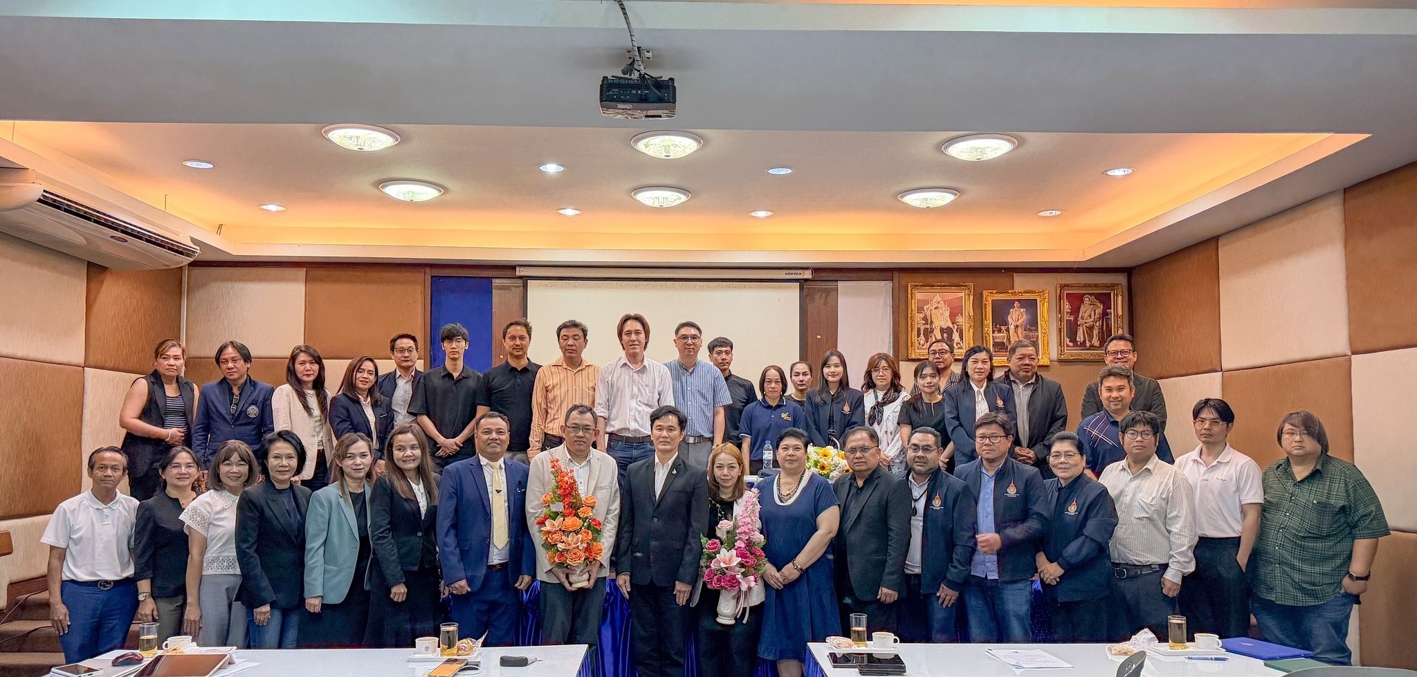 แสดงความยินดีแก่คณาจารย์ผู้ได้รับการแต่งตั้งตำแหน่งทางวิชาการ