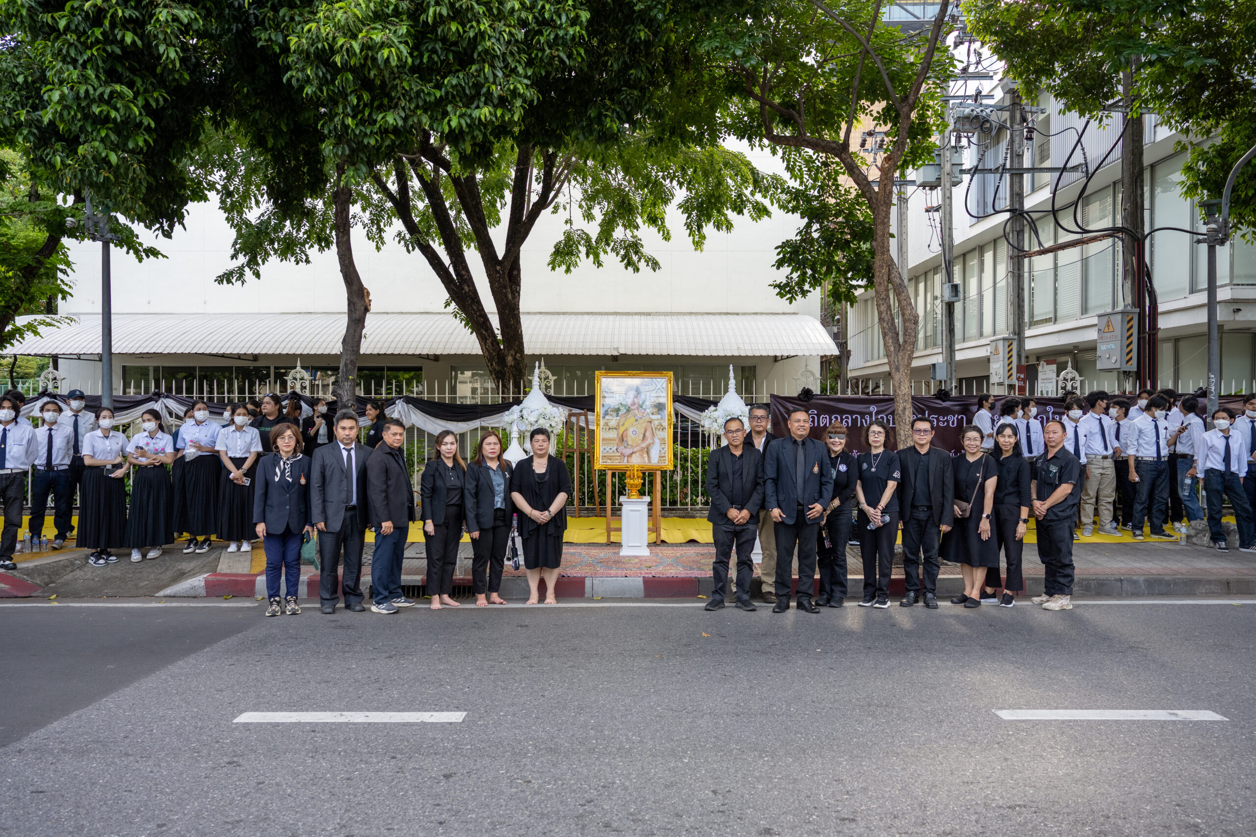 คณะวิศวกรรมศาสตร์และสถาปัตยกรรมศาสตร์ ร่วมเฝ้ารับเสด็จและถวายความอาลัย  ในขบวนอัญเชิญพระศพ สมเด็จพระเจ้าลูกเธอ เจ้าฟ้าพัชรกิติยาภา นเรนทิราเทพยวดี  กรมหลวงราชสาริณีสิริพัชร มหาวัชรราชธิดา